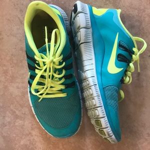NIKE Free 5.0 Runs Women’s US size 7